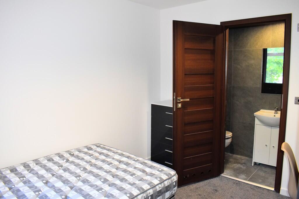 House in Manchester, Greater Manchester - More