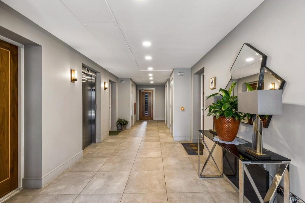Apartment in Giffnock, Eastwoodmains - View 2