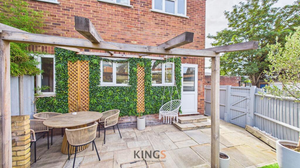 Apartment in Potters Bar - View 4