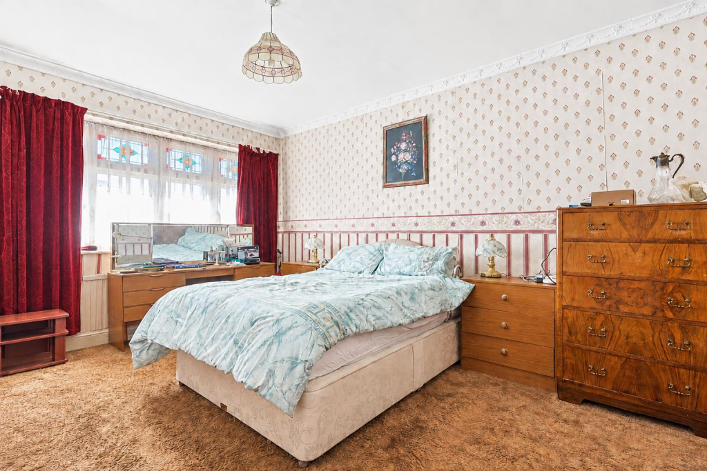 House in Rochford, High Elms Park, Hullbridge - View 5