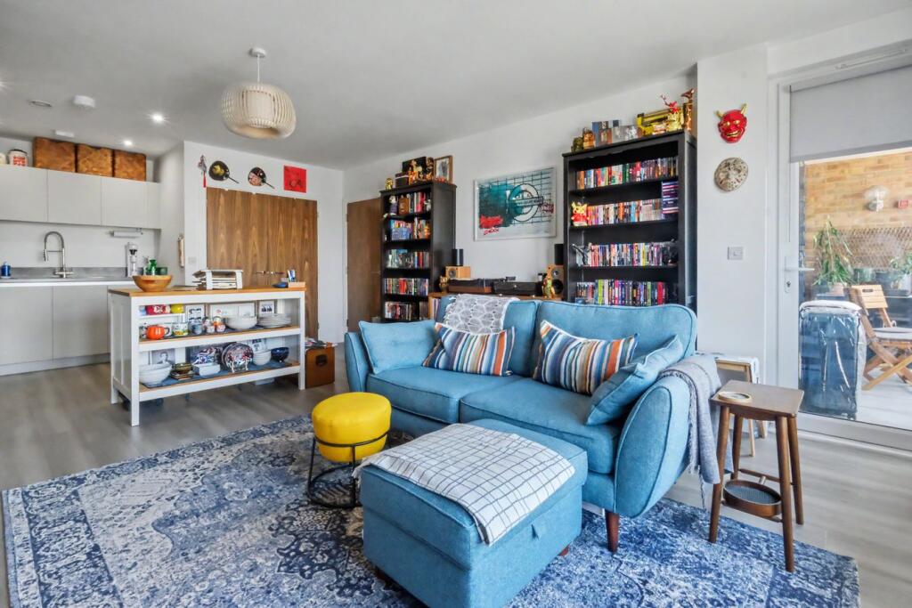 Apartment in Chelmsford - View 2