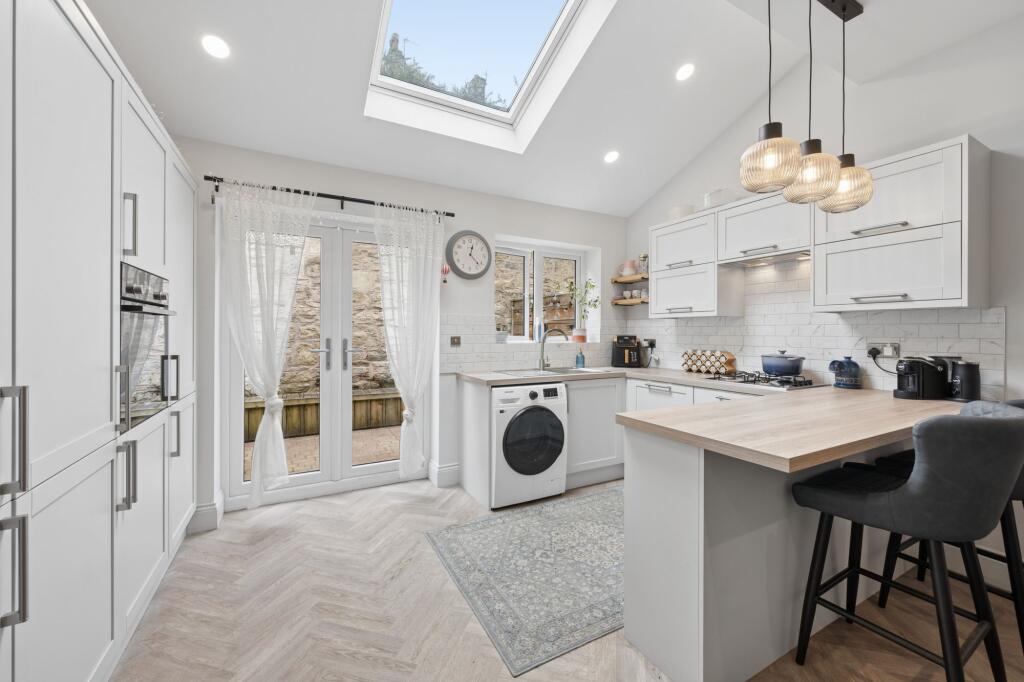 House in Bolton - View 4