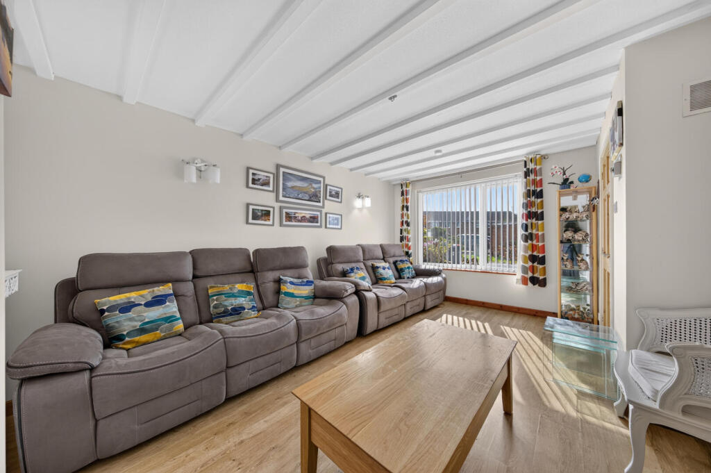 House in Luton - View 4