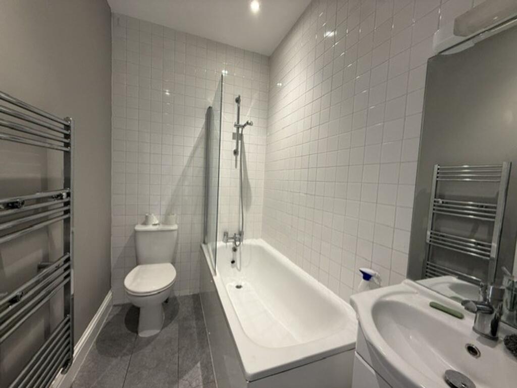 Apartment in London - More
