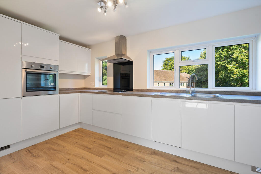 Apartment in Guildford - View 3