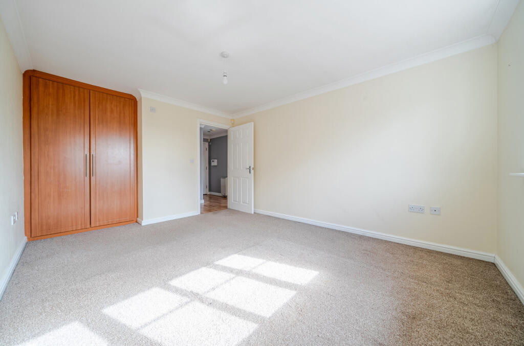 Apartment in Guildford - More