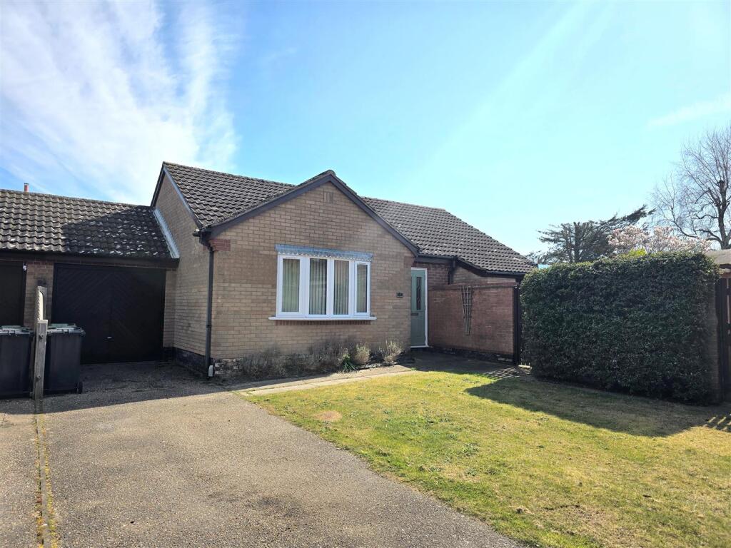 3-bed detached on Meadow Court, Links Road, Gorleston, £300,000