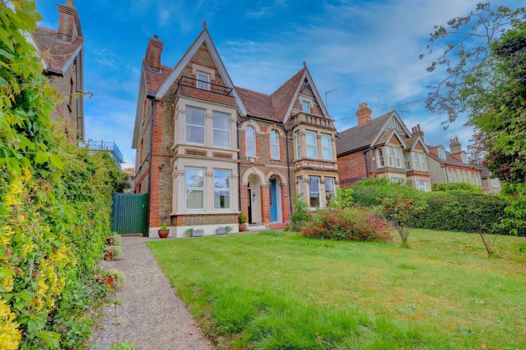 Main image of property: London Road, High Wycombe, Buckinghamshire, HP11