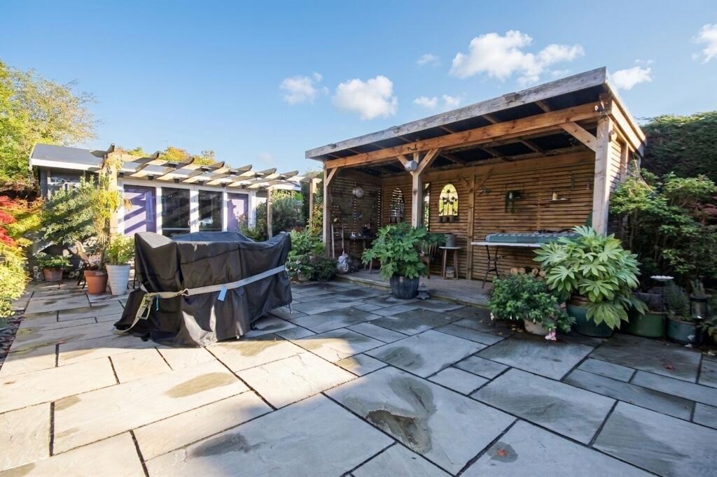 Emmett Street, Barnton, CW8 photo 4