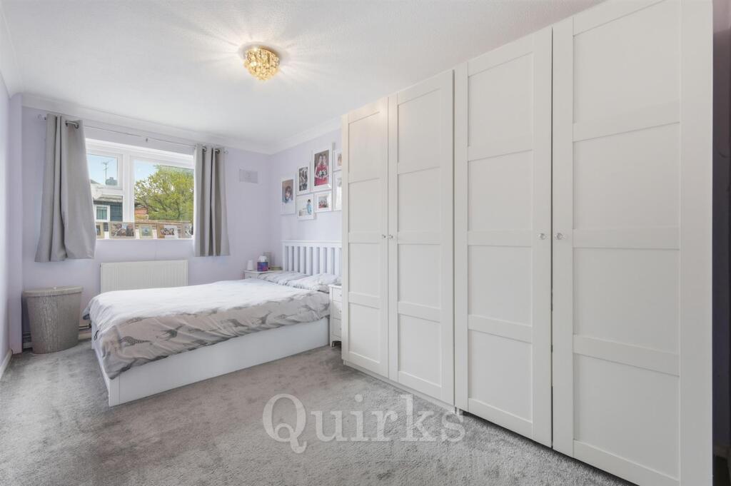 Apartment in Basildon, Queens Park, Billericay - More