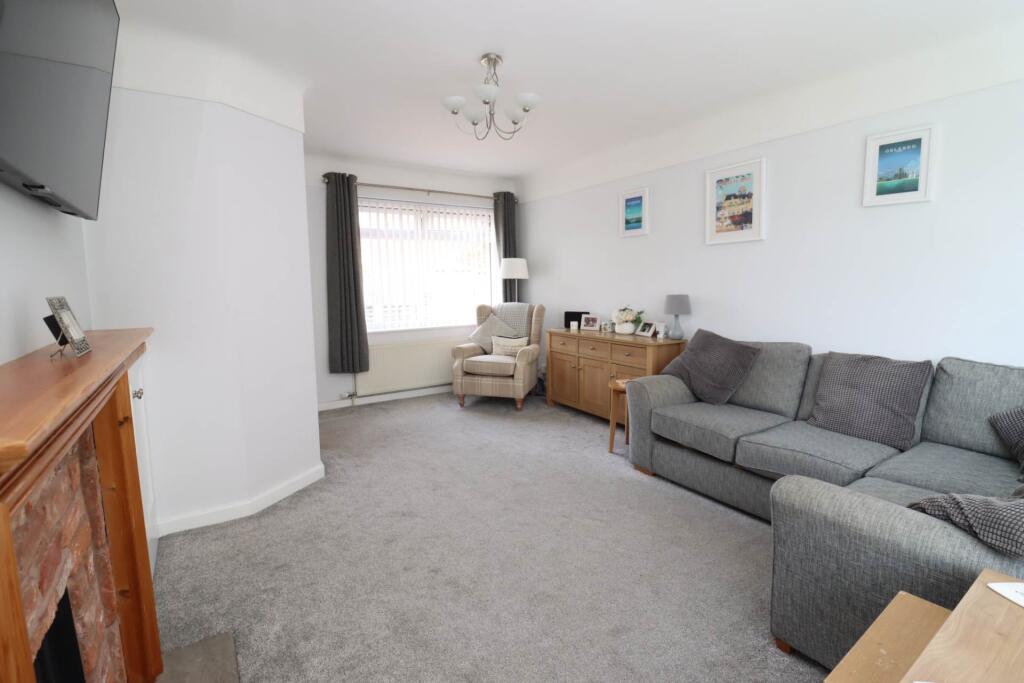 Gorsefield Avenue, Bromborough photo 3