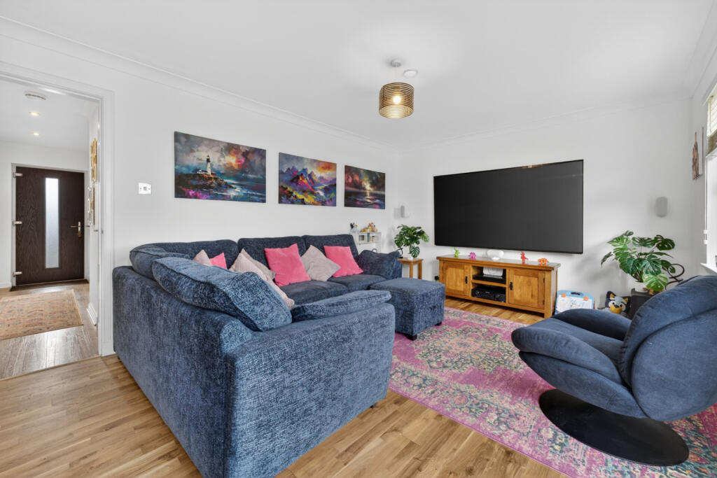 36 Donald Wynd, Largs, KA30 8TH photo 3