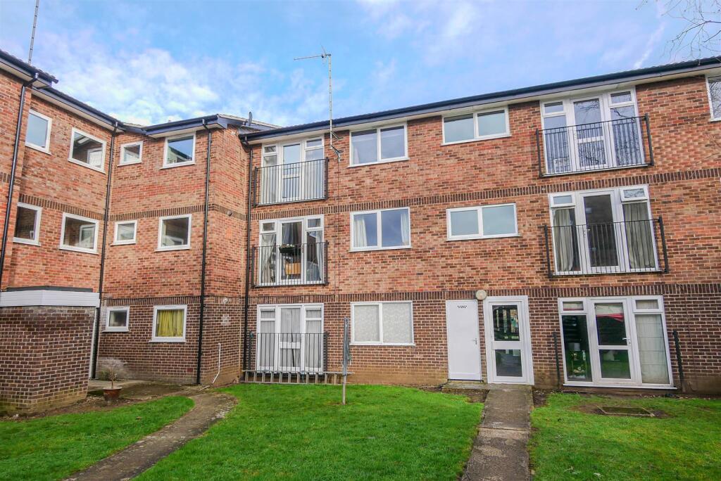 Charter Way, Wallingford - More