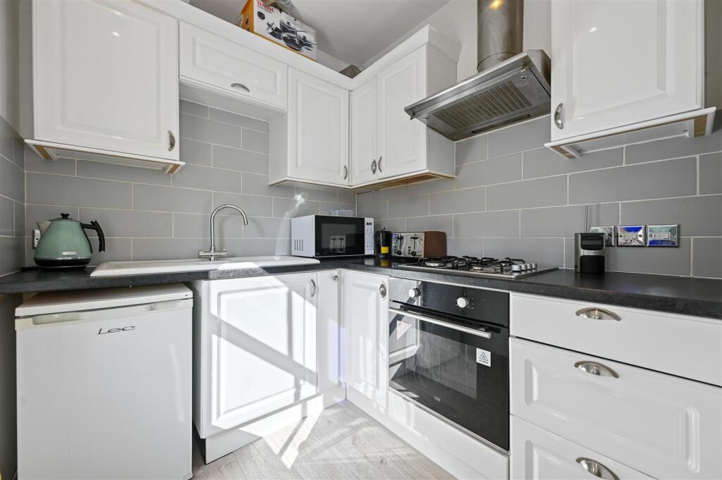 Apartment in London, Shepherd's Bush - View 5