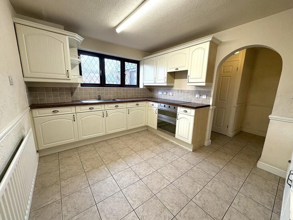 Western Avenue, Bentley, Walsall photo 2