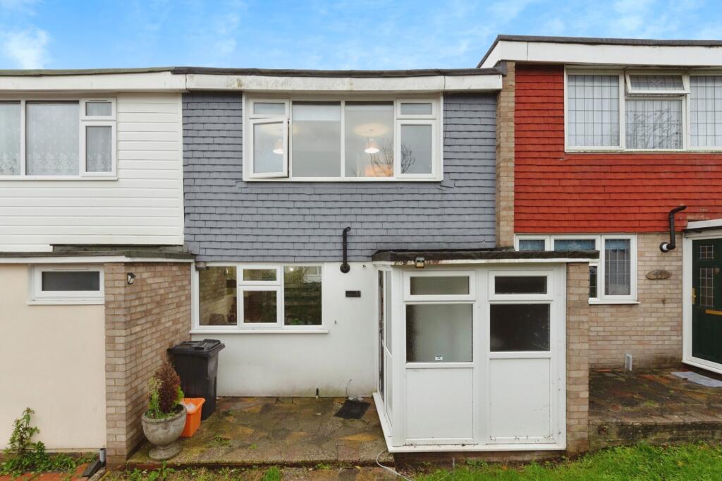 Main image of property: Cattawade Link, BASILDON, Essex, SS14