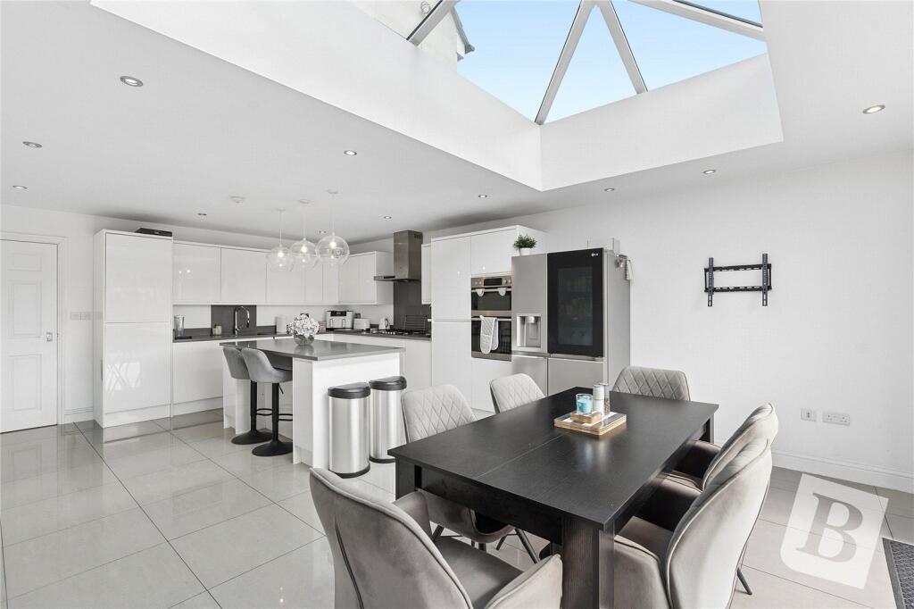 House in Romford - View 3