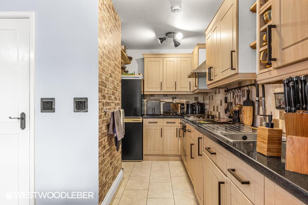 Apartment in Enfield - More