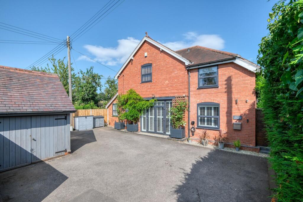 Main image of property: Birmingham Road, Marlbrook, B61