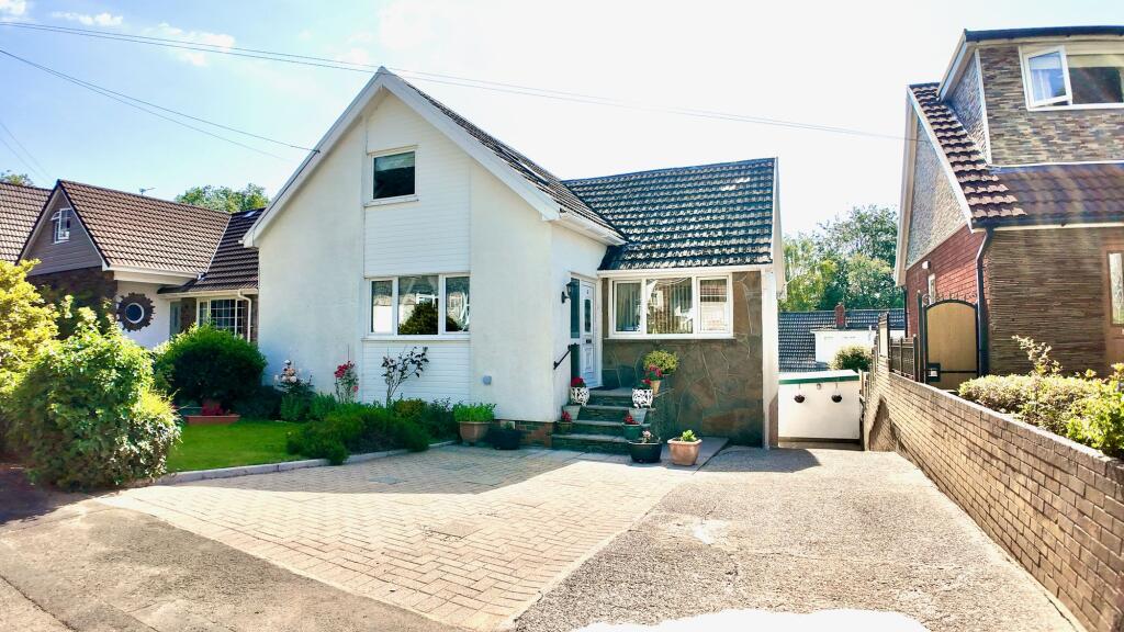House in Blackwood, Cwmgelli - More