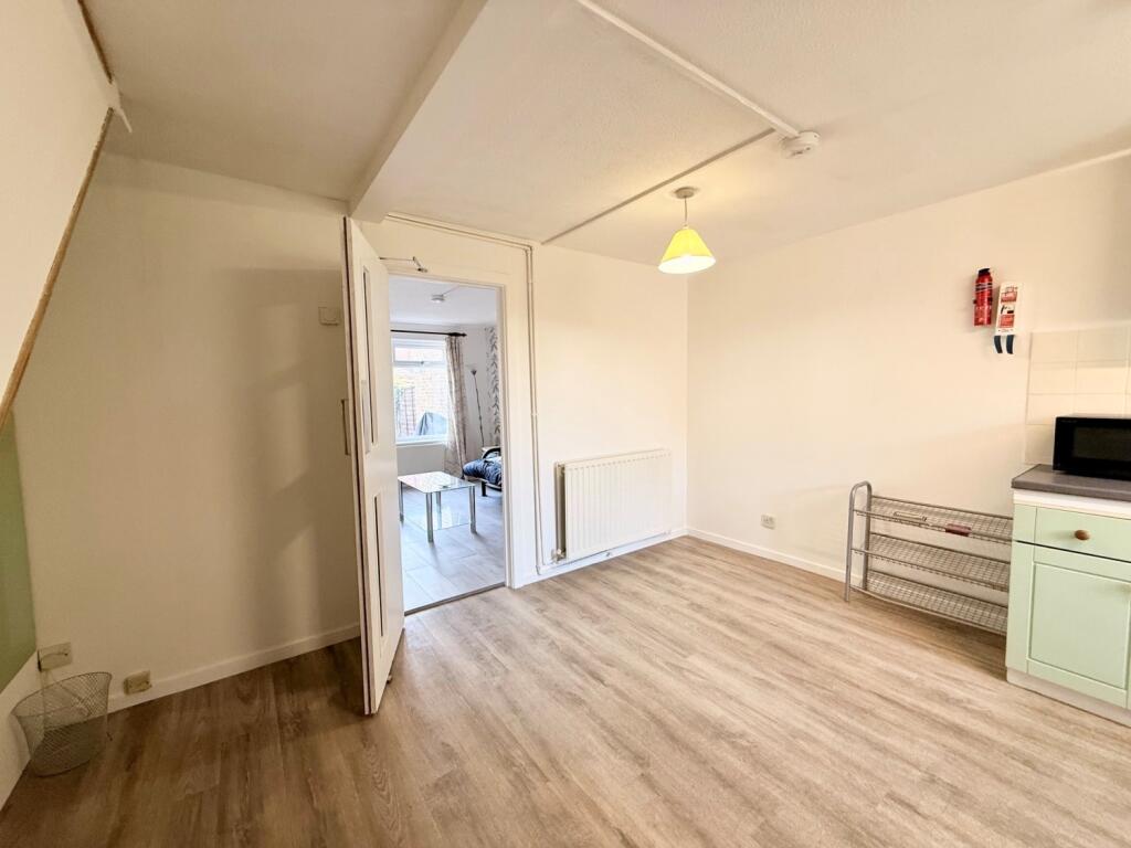 House in Twickenham - View 5