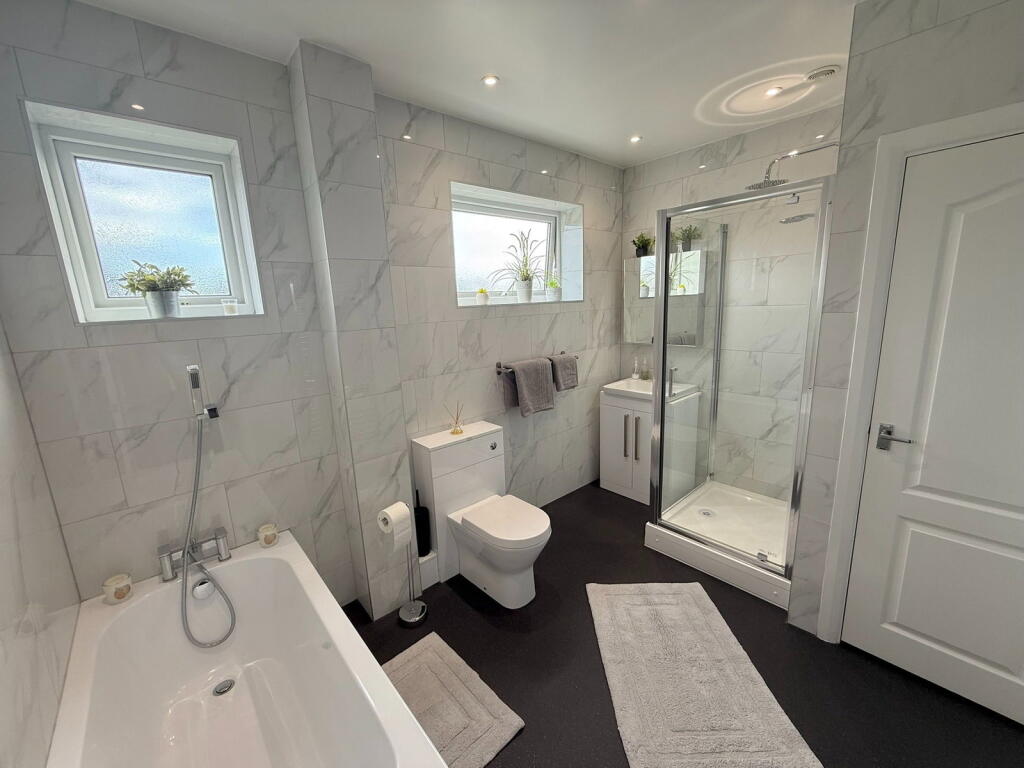 Apartment in Preston - More