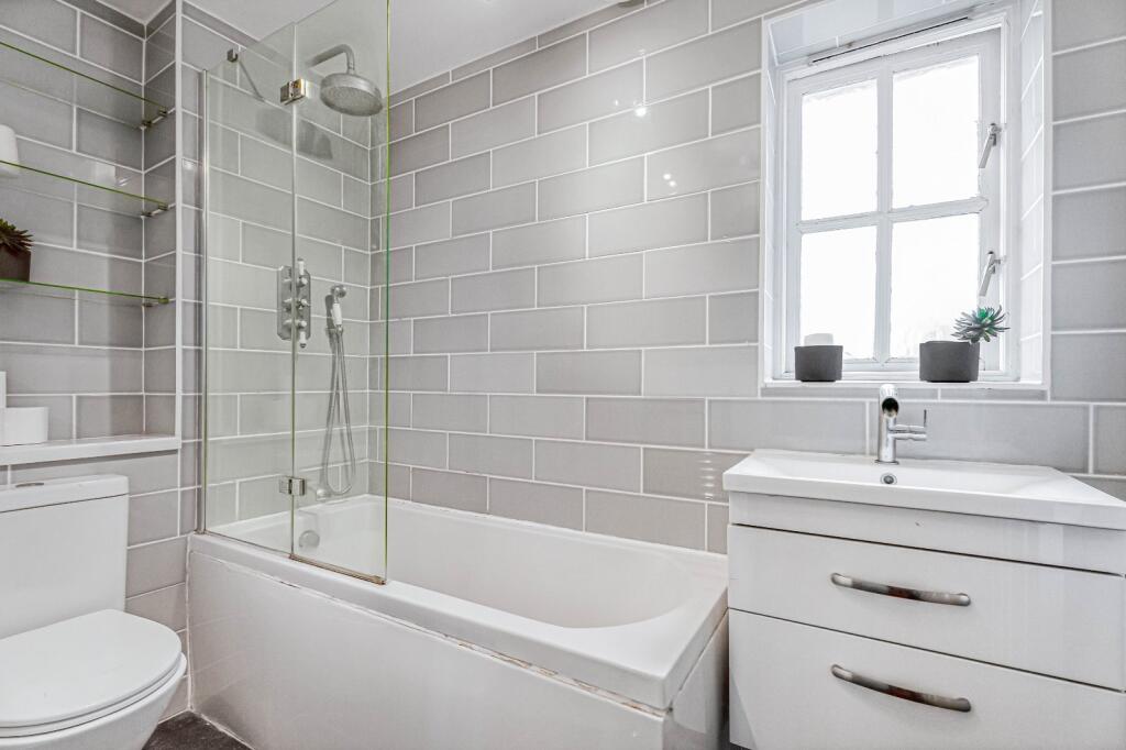 Apartment in London, Victoria Park Village, Hackney - View 4