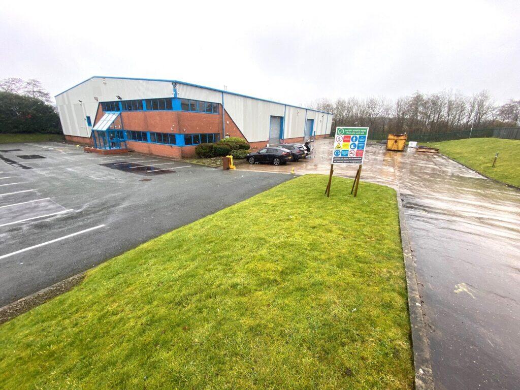 Main image of property: Mitre House, Sett End Road, Shadsworth Business Park, Blackburn, BB1 2PT