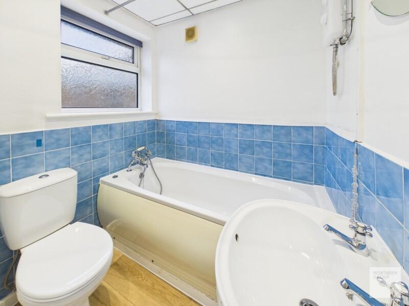 House in Tameside, Greater Manchester - More