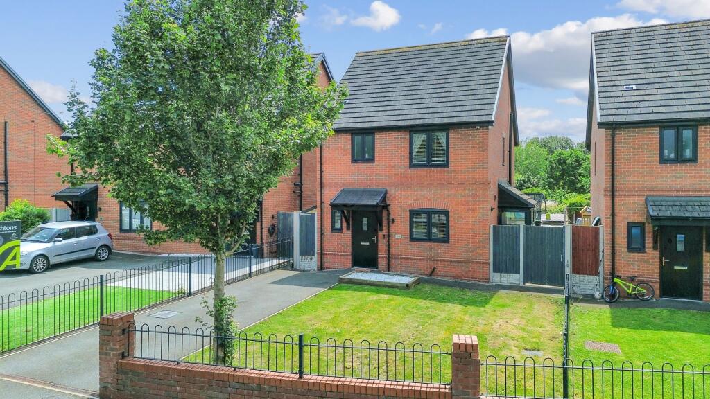Main image of property: Warburton Hey, Rainhill, L35