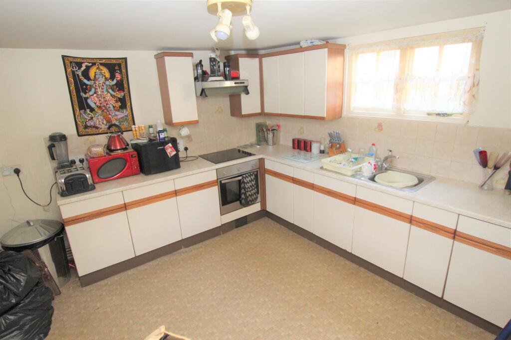 Apartment in Tonbridge - View 4
