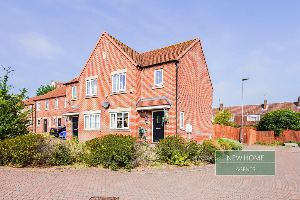 Main image of property: Oak Tree Grove, Gipton, Leeds, LS9 6SJ