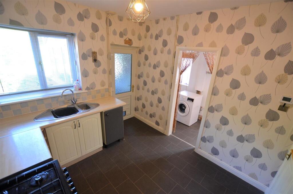Ellams Place, Silverdale, Newcastle-under-Lyme photo 5