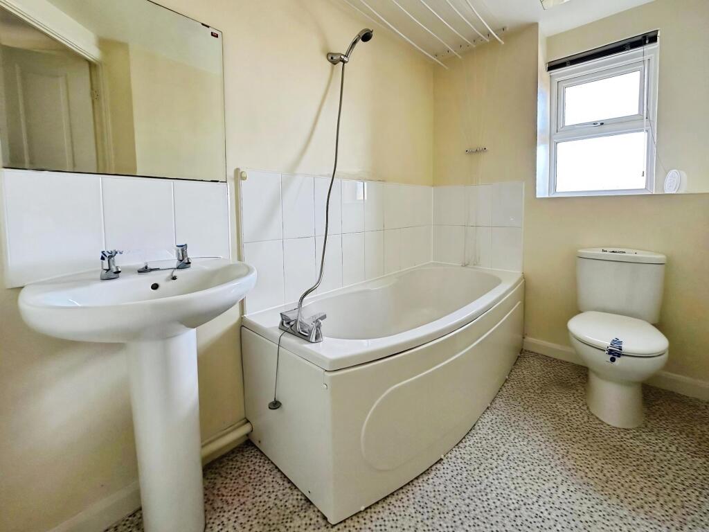 Apartment in Coventry - More