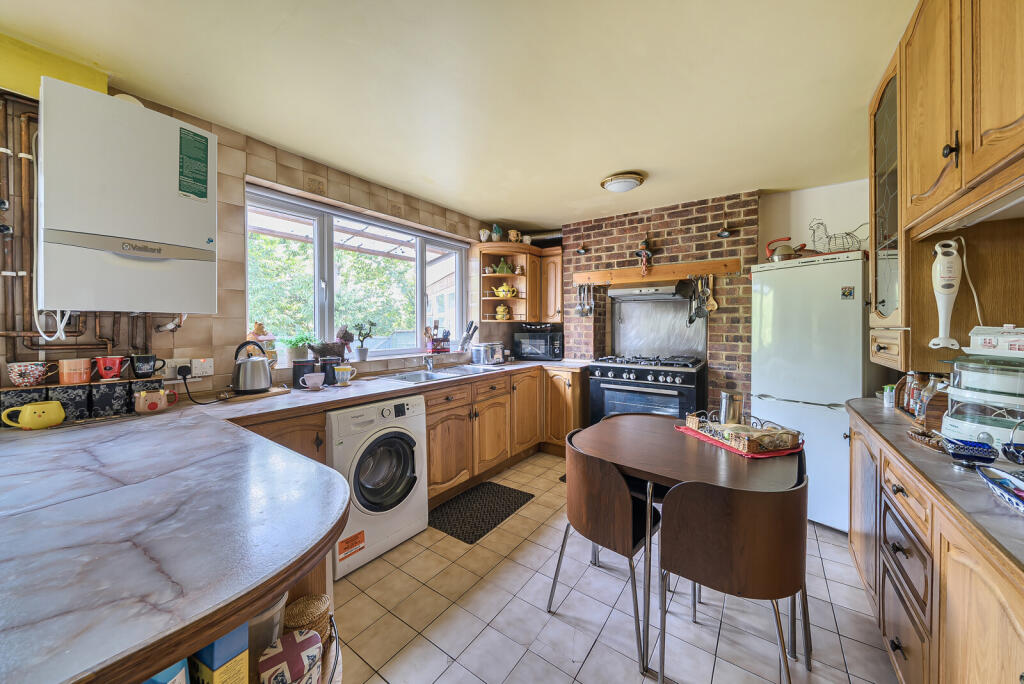 Segrave Close, Weybridge, KT13 photo 4