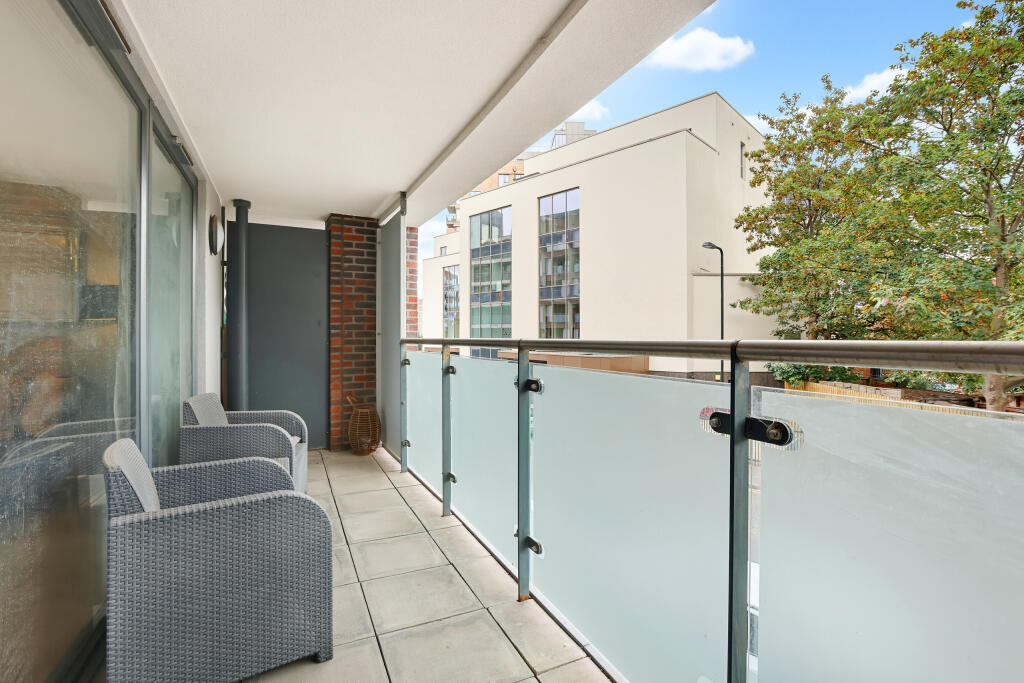 Apartment in London - More