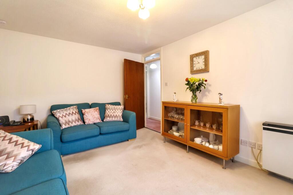 Apartment in Paisley, Renfrewshire - View 5