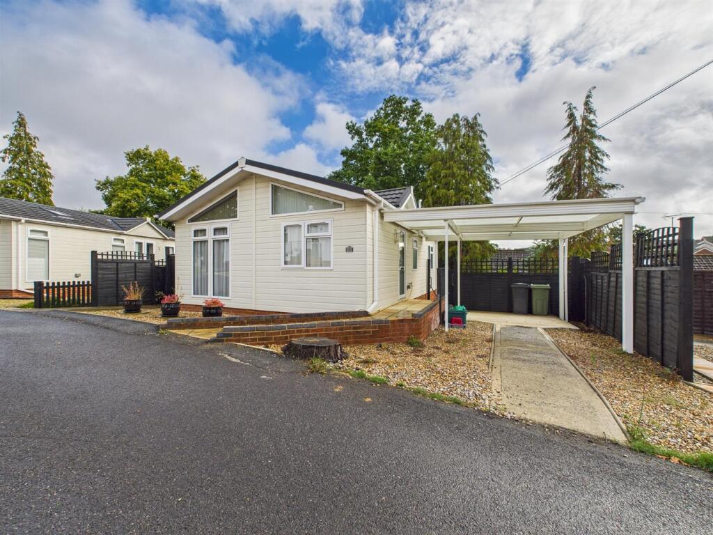 Main image of property: Second Avenue, Garston Park, Tilehurst