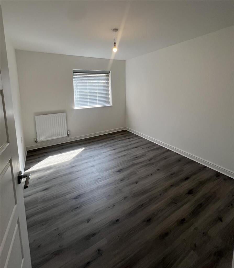 Apartment in Dartford, Ebbsfleet Green, Ebbsfleet Valley - More