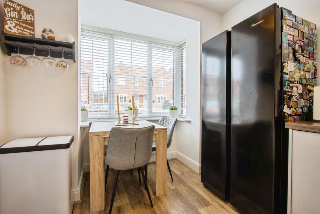 Park Hill Way, Wakefield, WF1 photo 4