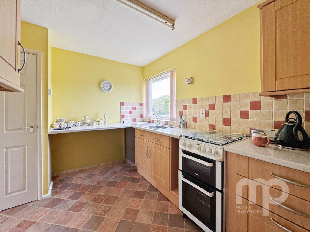 Orchard Way, Wymondham, NR18 photo 4