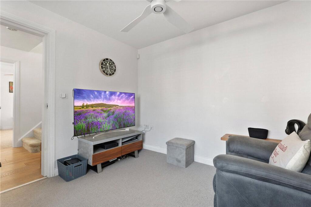 House in Middlesbrough, Lingfield Park, Coulby Newham - View 5