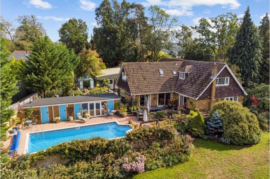 Main image of property: San Remo Road, Aspley Guise, Milton Keynes, Bedfordshire, MK17