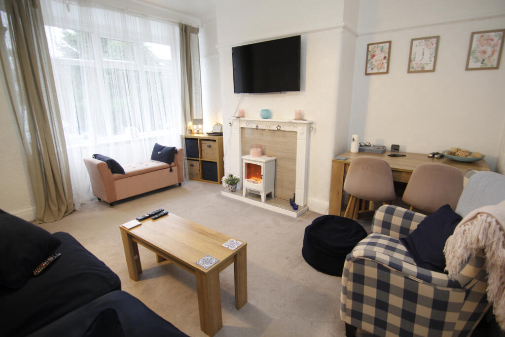 Brookside Avenue, Droylsden, M43 7LE photo 2