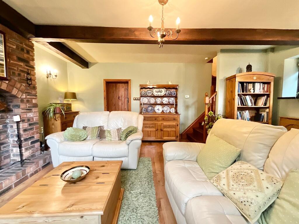 House in Stoke-on-Trent - More