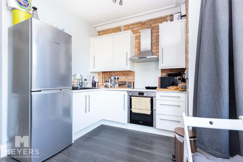 Apartment in Bournemouth, Boscombe - View 5
