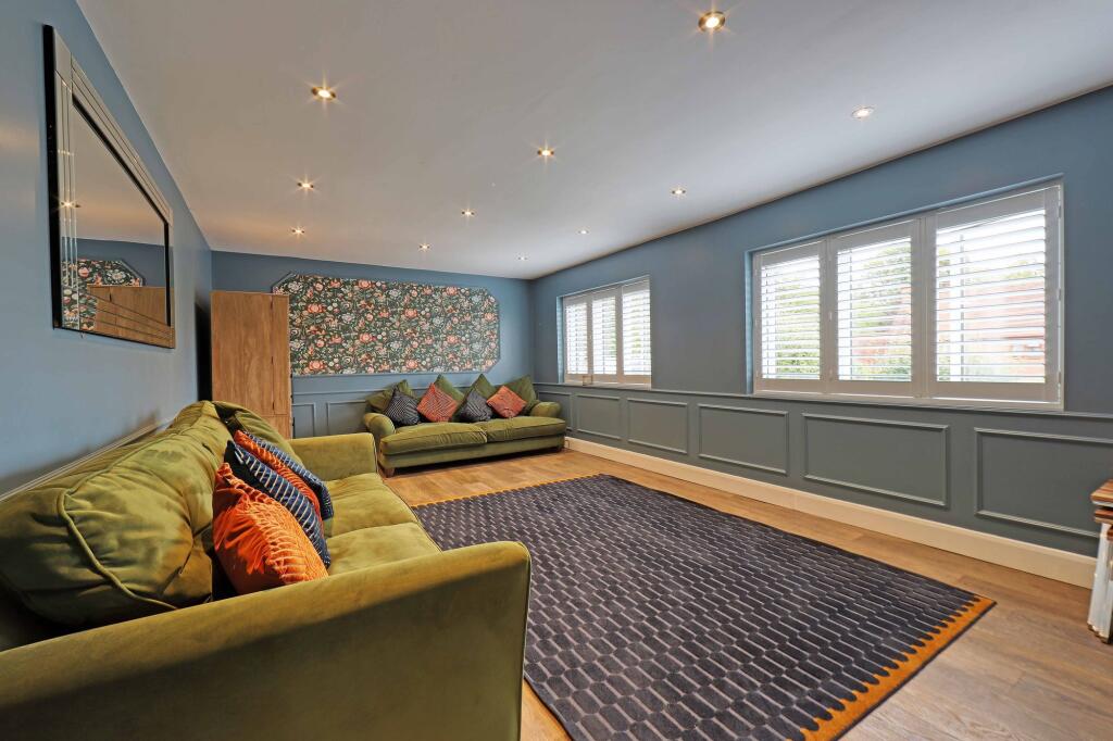 House in Slough - View 5