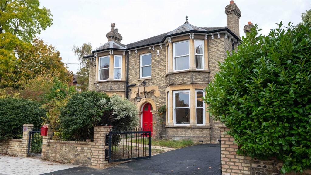 Main image of property: Rothsay Place, Bedford, Bedfordshire, MK40