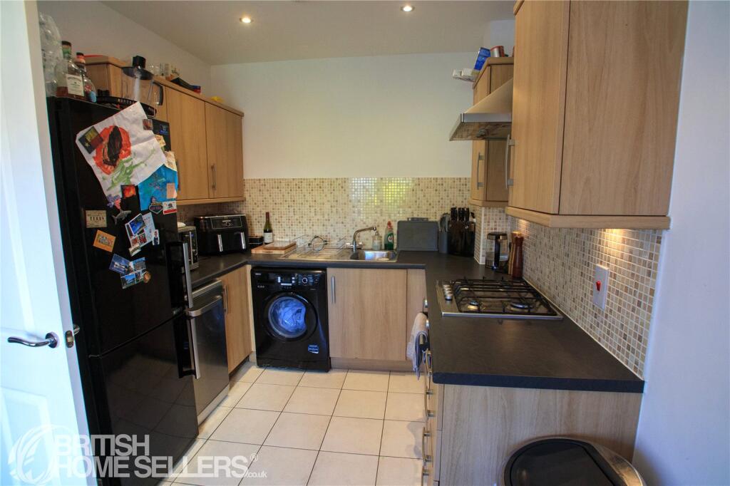 Northbrook Crescent, Basingstoke, Hampshire, RG24 photo 2