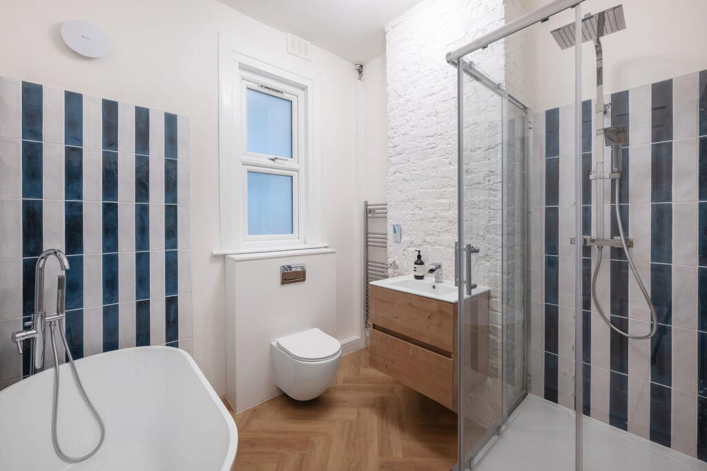 Apartment in London - View 3